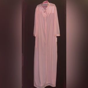 Vintage 1970’s Vanity Fair Night Dress
